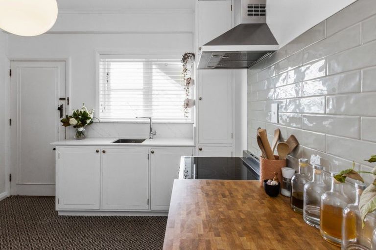 Photo of property in 541a Marine Parade, Napier South, Napier, 4110