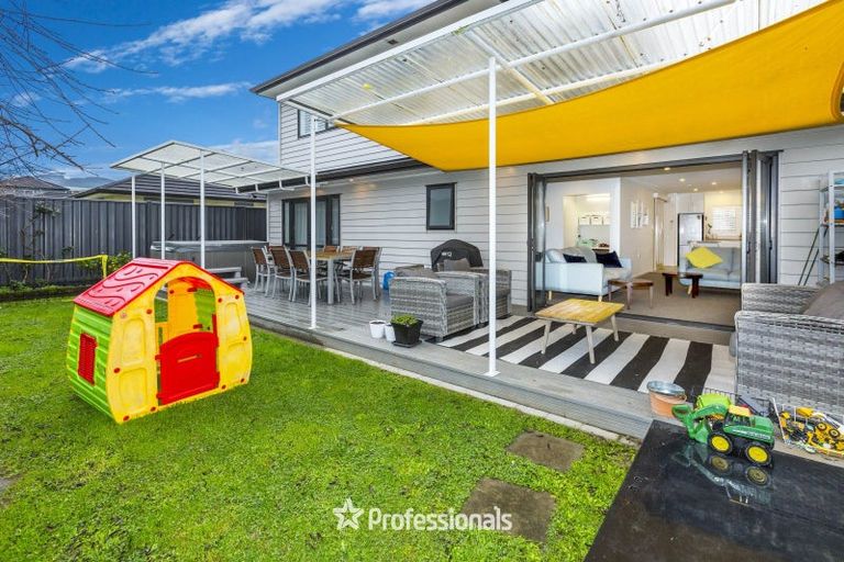 Photo of property in 1 Somerby Mews, Silverstream, Upper Hutt, 5019