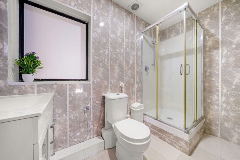 Photo of property in 36 Eugenia Rise, Totara Heights, Auckland, 2105