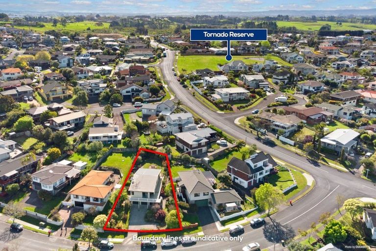 Photo of property in 5 Lagoon Way, West Harbour, Auckland, 0618