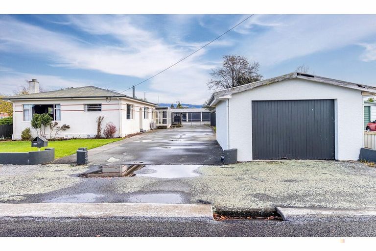 Photo of property in 6 Michael Street, Waimate, 7924