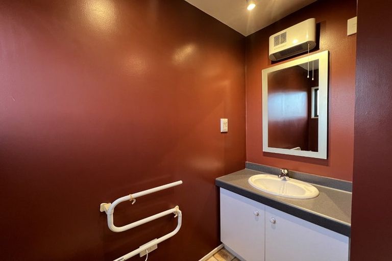 Photo of property in 2 Hanover Place, Ilam, Christchurch, 8041