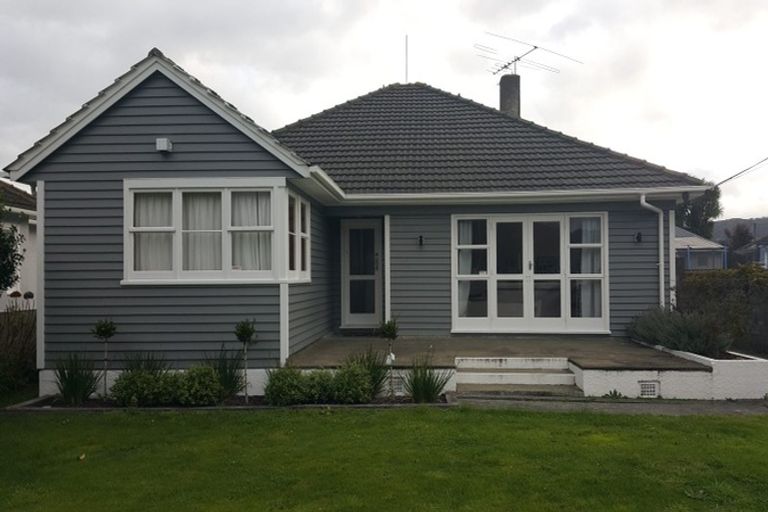 Photo of property in 2 Trevethick Grove, Woburn, Lower Hutt, 5010