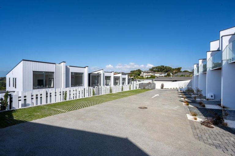 Photo of property in 5/737 East Coast Road, Browns Bay, Auckland, 0630