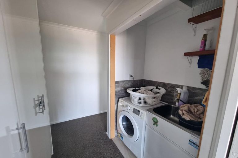 Photo of property in 54 Redoubt Road, Clover Park, Auckland, 2105