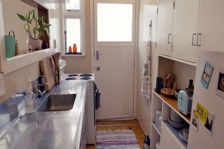 Photo of property in 71 Pirie Street, Mount Victoria, Wellington, 6011