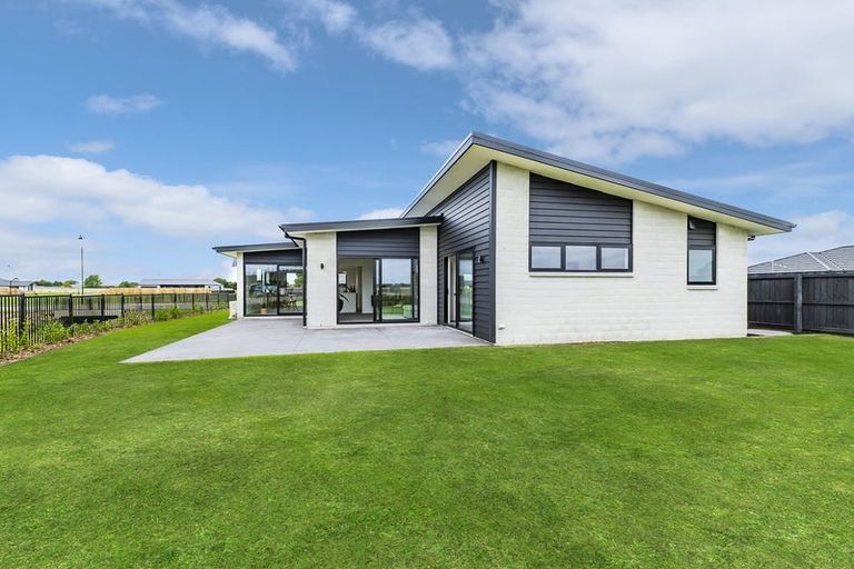 Photo of property in 32 Da Vinci Avenue, Leeston, 7632