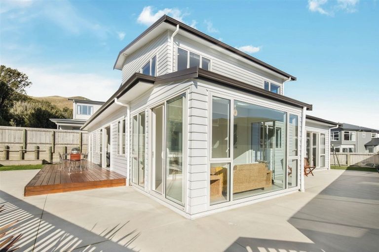 Photo of property in 3 Crompton Avenue, Churton Park, Wellington, 6037