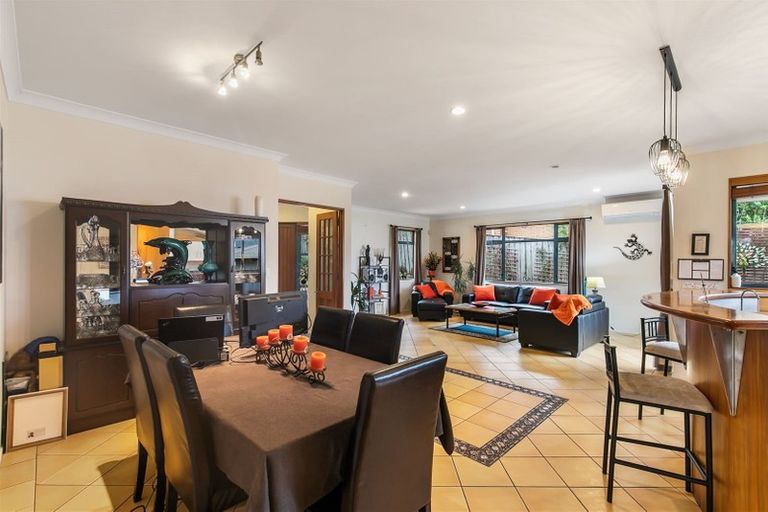 Photo of property in 23 Capri Place, Unsworth Heights, Auckland, 0632