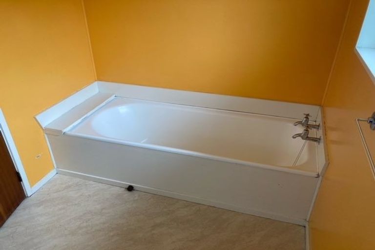 Photo of property in 4216 Great North Road, Glendene, Auckland, 0602