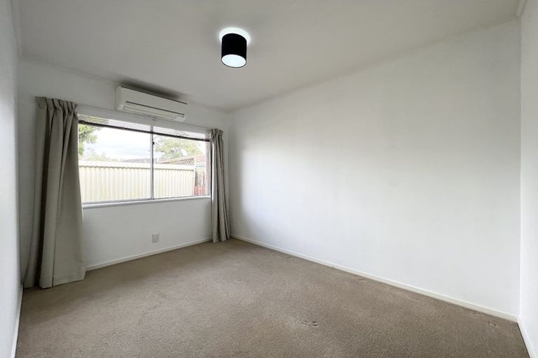 Photo of property in 2/3 Pinedale Place, Henderson, Auckland, 0610