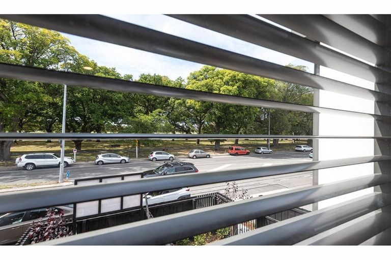 Photo of property in 2/77 Deans Avenue, Riccarton, Christchurch, 8011