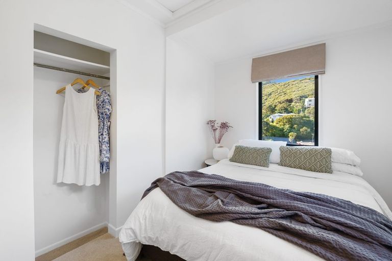 Photo of property in 49 Airlie Road, Plimmerton, Porirua, 5026