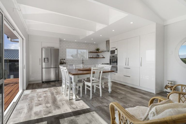 Photo of property in 996 Papamoa Beach Road, Papamoa Beach, Papamoa, 3118