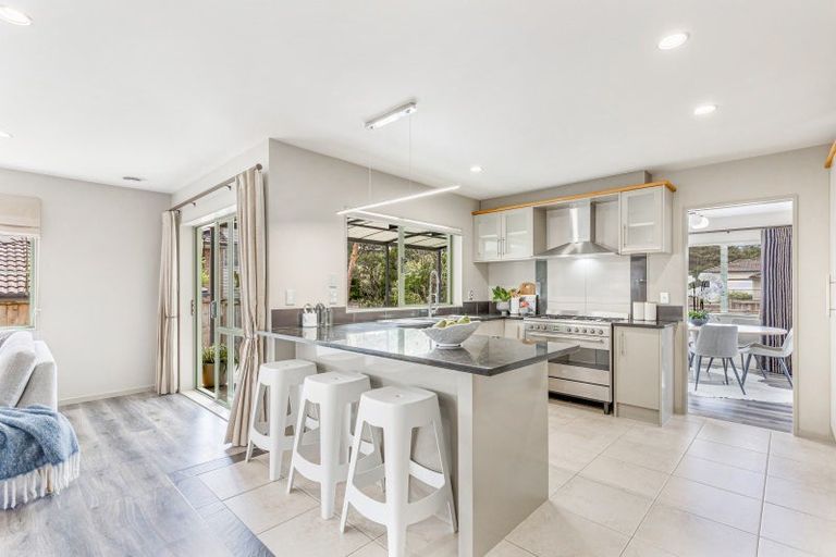 Photo of property in 12 Kunzea Place, Greenhithe, Auckland, 0632