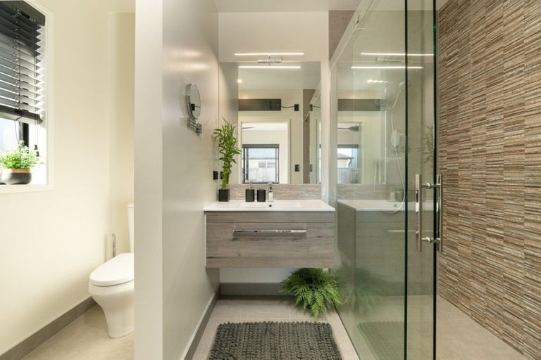 Photo of property in 82 Awataha Crescent, Pyes Pa, Tauranga, 3110