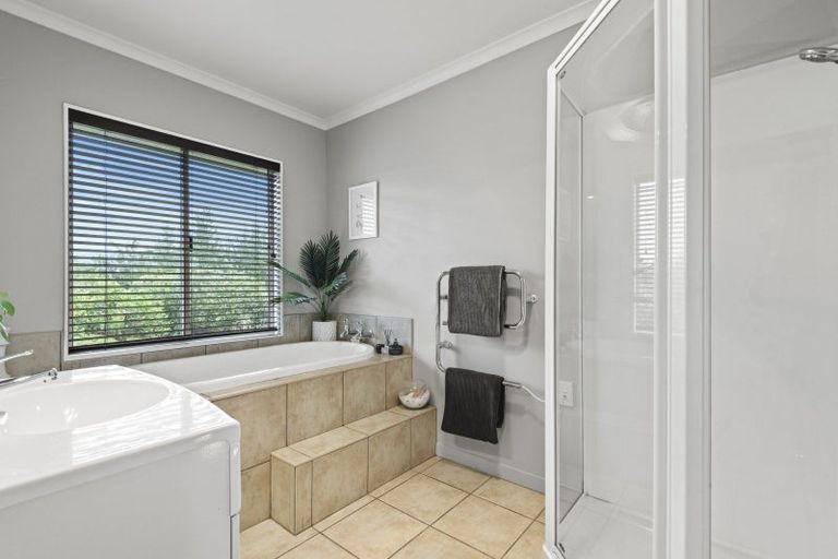 Photo of property in 76 Polson Hill Drive, Aokautere, Palmerston North, 4471