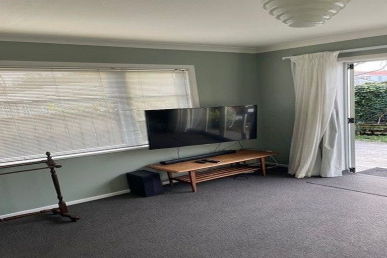 Photo of property in 30 Downe Street, New Plymouth, 4310