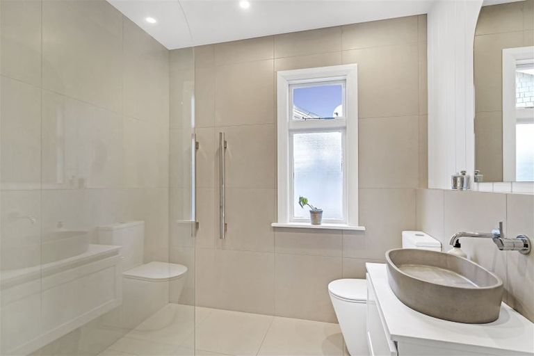 Photo of property in 49 Hartley Avenue, Strowan, Christchurch, 8052