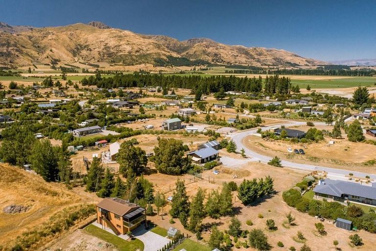 Photo of property in 67 Grandview Road, Lake Hawea, Wanaka, 9382