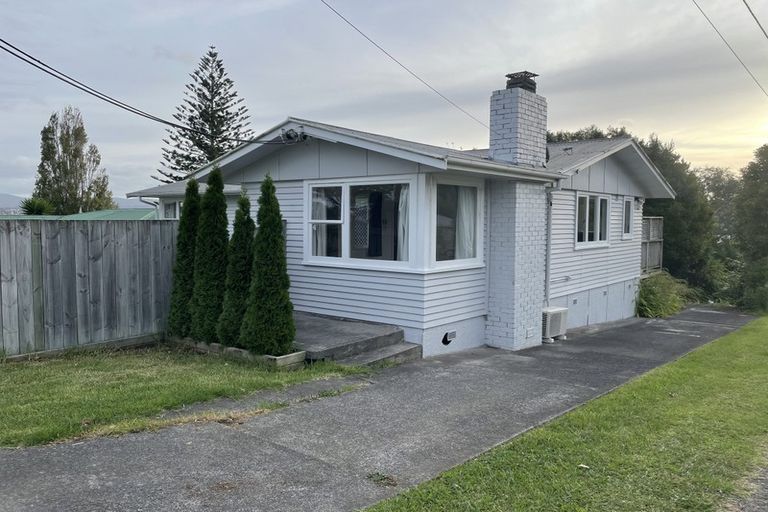 Photo of property in 35 Chorley Avenue, Massey, Auckland, 0614