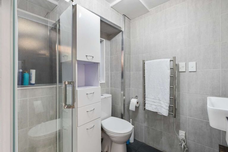 Photo of property in 1/16 Midgley Road, West Harbour, Auckland, 0618