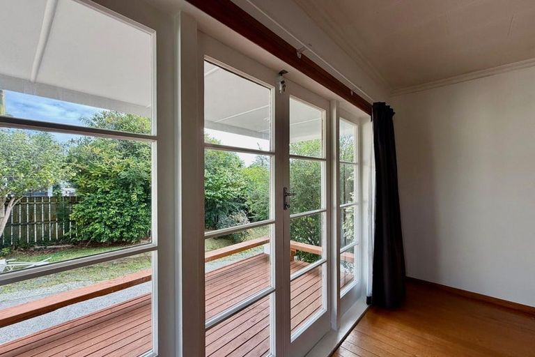 Photo of property in 56 Christmas Road, Manurewa, Auckland, 2102