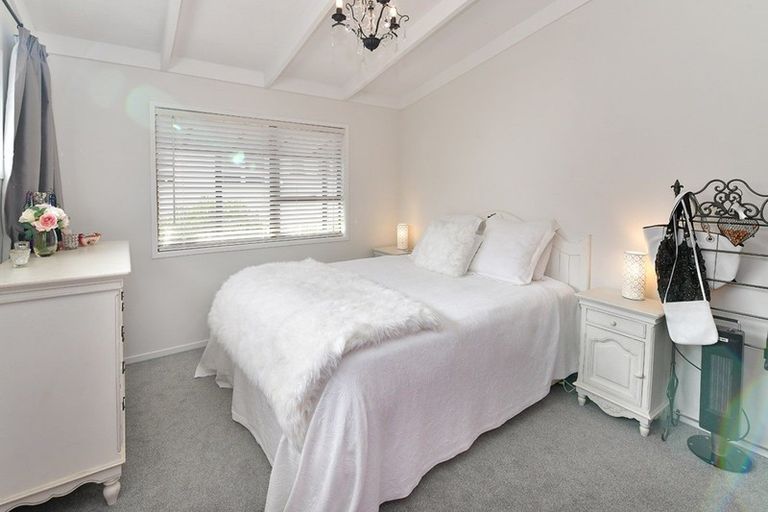 Photo of property in 19b Albatross Road, Red Beach, 0932