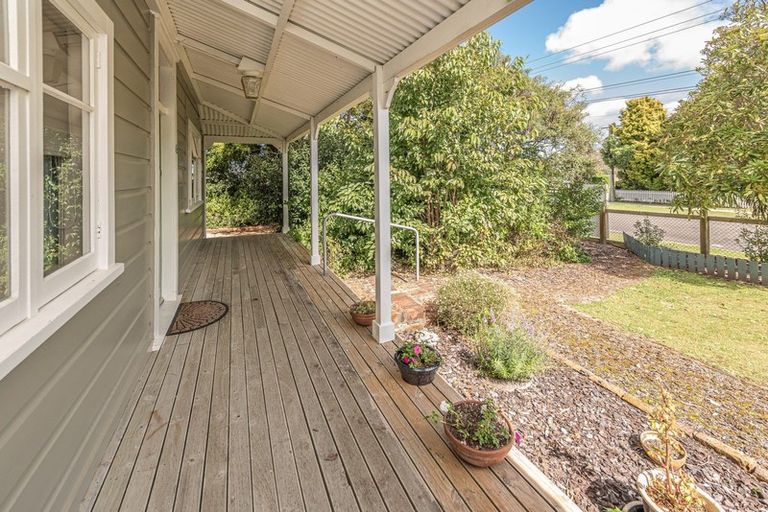 Photo of property in 42 Gloag Street, Waverley, 4510