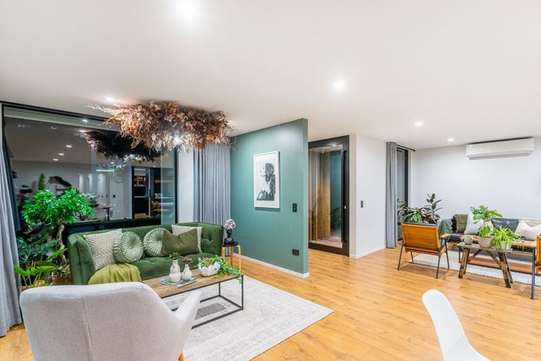 Photo of property in 76 Tennis Court Road, Raumati South, Paraparaumu, 5032