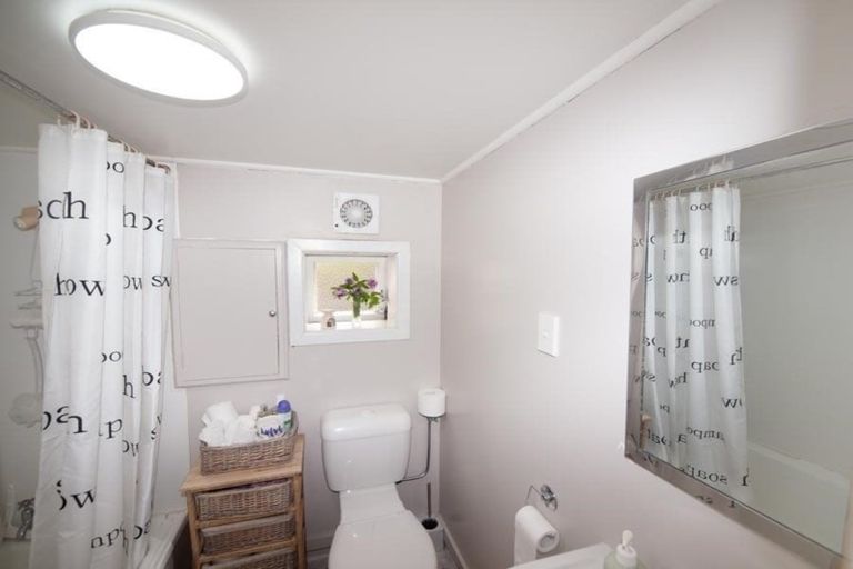 Photo of property in 11 Braemar Terrace, Johnsonville, Wellington, 6037