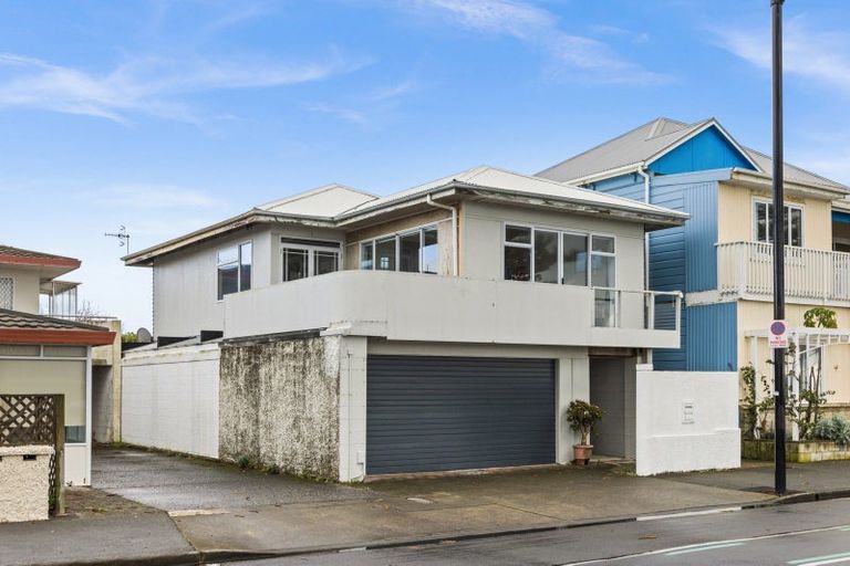 Photo of property in 473 Marine Parade, Napier South, Napier, 4110
