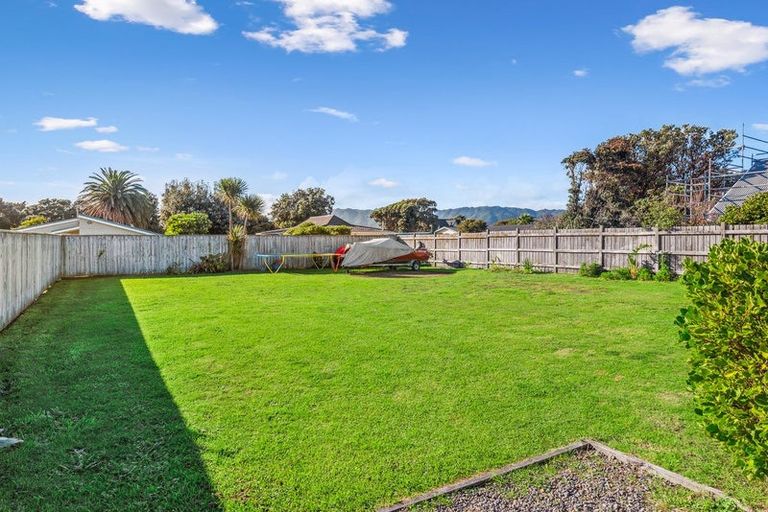 Photo of property in 7 Eruini Street, Waikanae Beach, Waikanae, 5036
