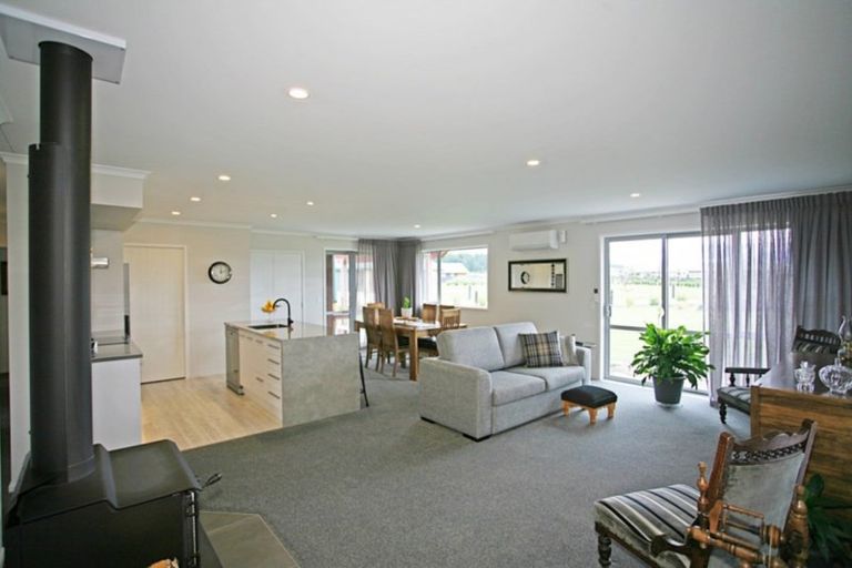 Photo of property in 17 Landsborough Drive, Darfield, 7571