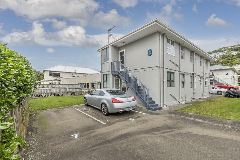 Photo of property in 7/127 Queens Drive, Lyall Bay, Wellington, 6022