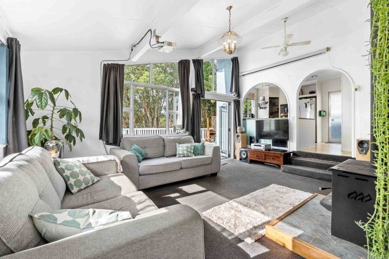 Photo of property in 15 Carlton Terrace, Westown, New Plymouth, 4310