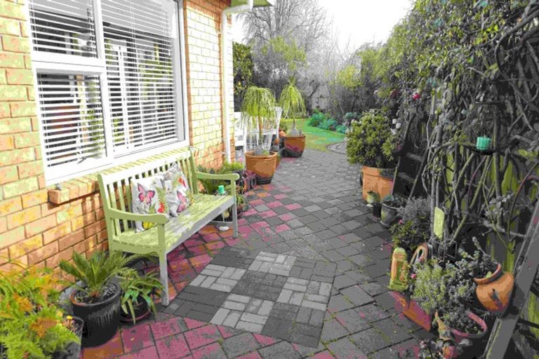 Photo of property in 9 Edgewater Grove, Whakatane, 3120