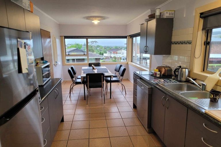 Photo of property in 4 Fleur Avenue, Pakuranga Heights, Auckland, 2010