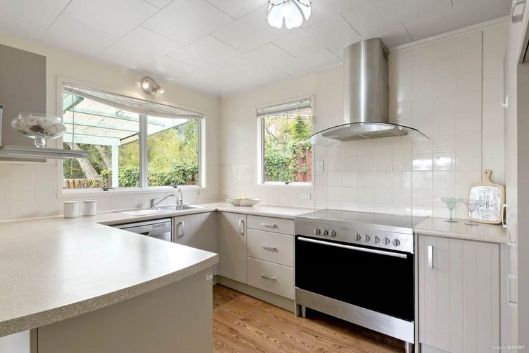 Photo of property in 22 Laser Place, Bayview, Auckland, 0629