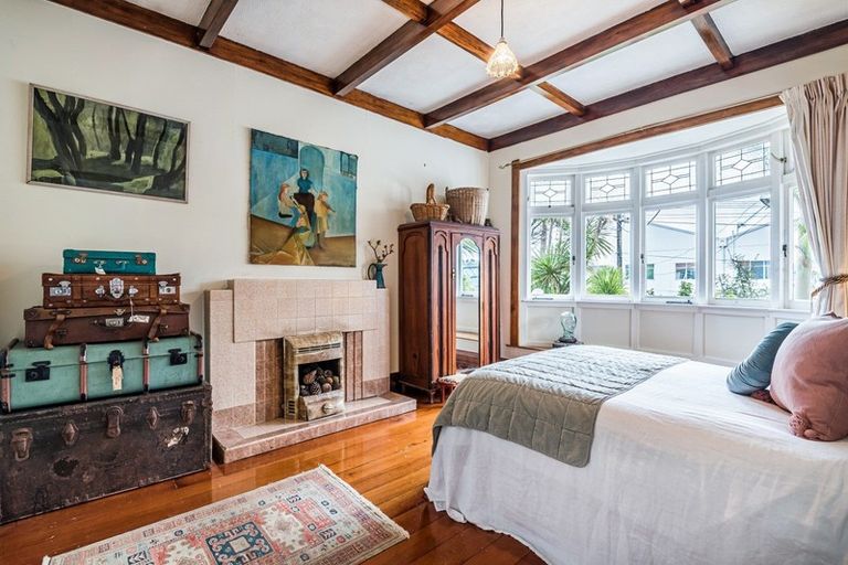 Photo of property in 24a Cautley Street, Stanley Point, Auckland, 0624