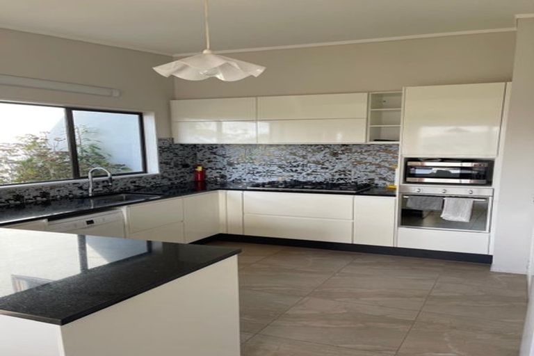 Photo of property in 5 Kate Way, Karori, Wellington, 6012