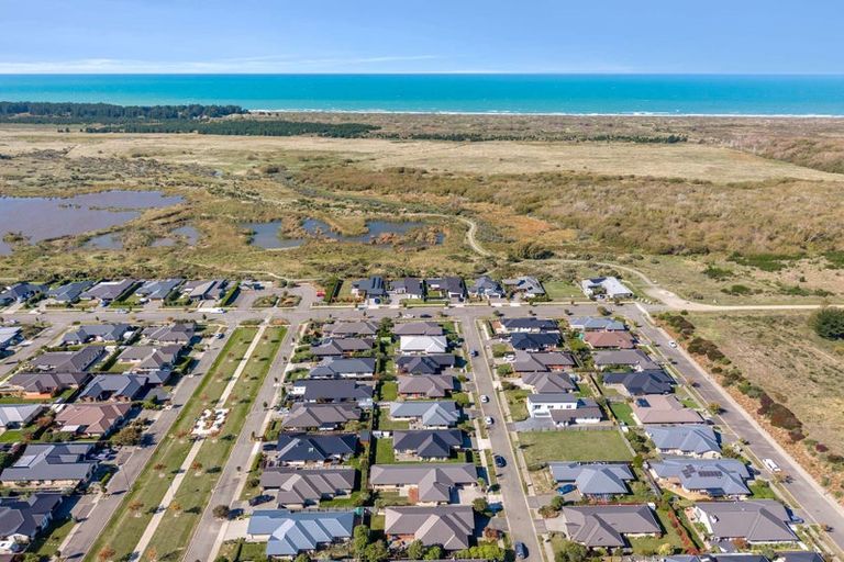 Photo of property in 14 Waimarie Street, Pegasus, 7612