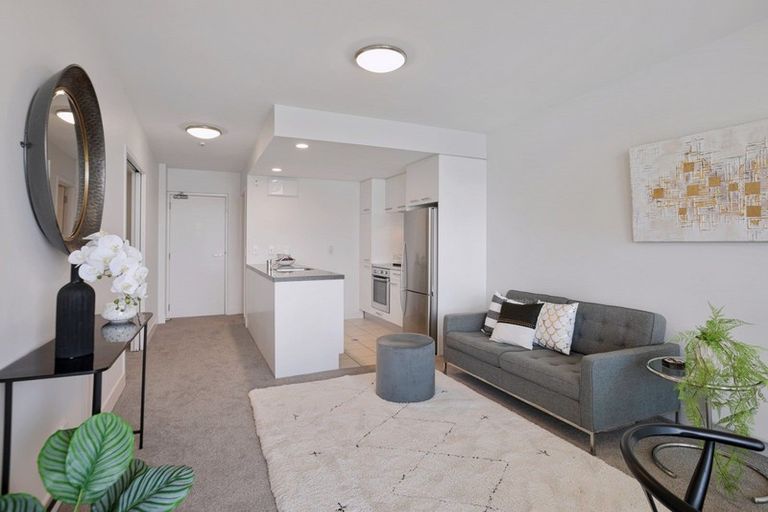 Photo of property in The Capital, 30/370 Oriental Parade, Oriental Bay, Wellington, 6011