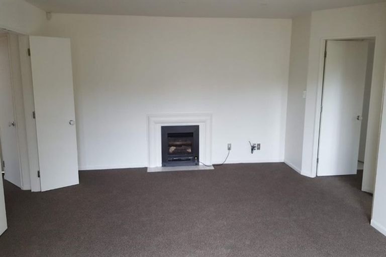Photo of property in 2/101 Pohutukawa Street, Woburn, Lower Hutt, 5011