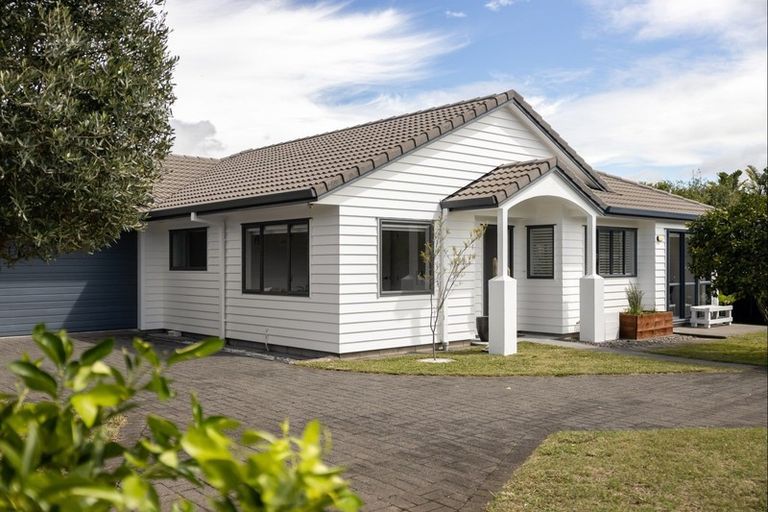 Photo of property in 75 Corinth Grove, Papamoa Beach, Papamoa, 3118