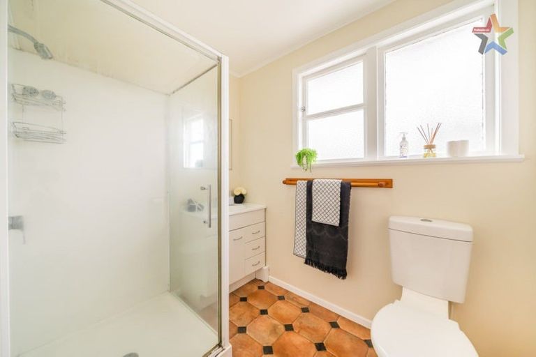 Photo of property in 1/150 Dowse Drive, Maungaraki, Lower Hutt, 5010