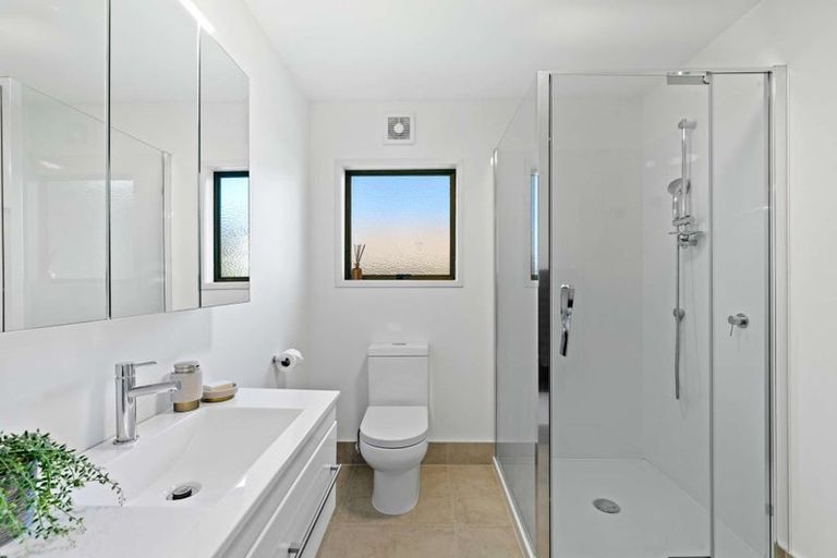 Photo of property in 2/12 Stanley Avenue, Milford, Auckland, 0620