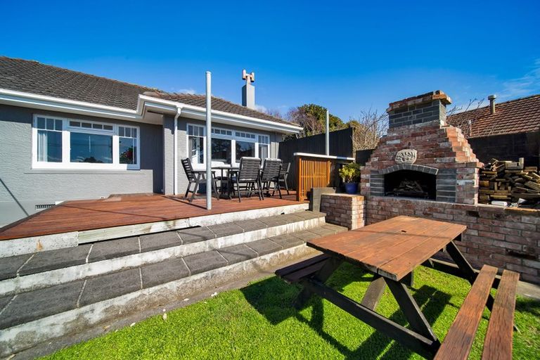 Photo of property in 39a Breakwater Road, Moturoa, New Plymouth, 4310