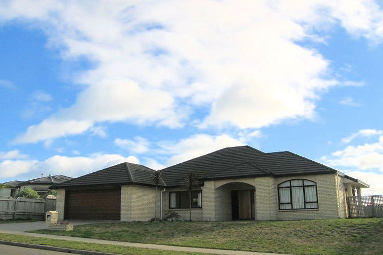 Photo of property in 18 Quadrant Heights, Paraparaumu, 5032