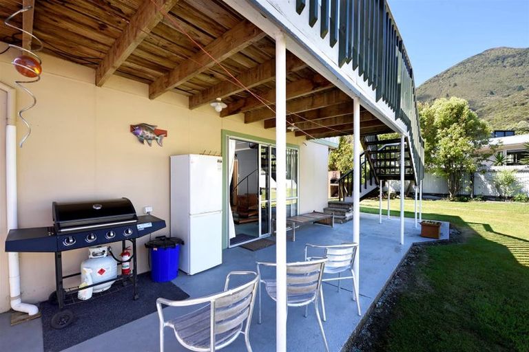 Photo of property in 5 The Parade, Okiwi Bay, French Pass, 7193